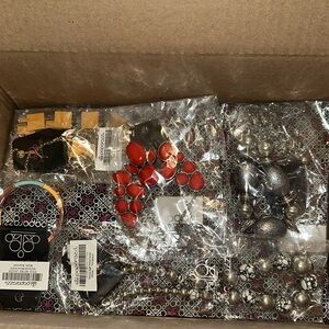 Paparazzi 5 lb box over 30pcs. Necklaces bracelets box 1